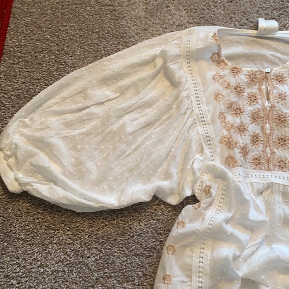 Flowy white top - Picture 4 of 4